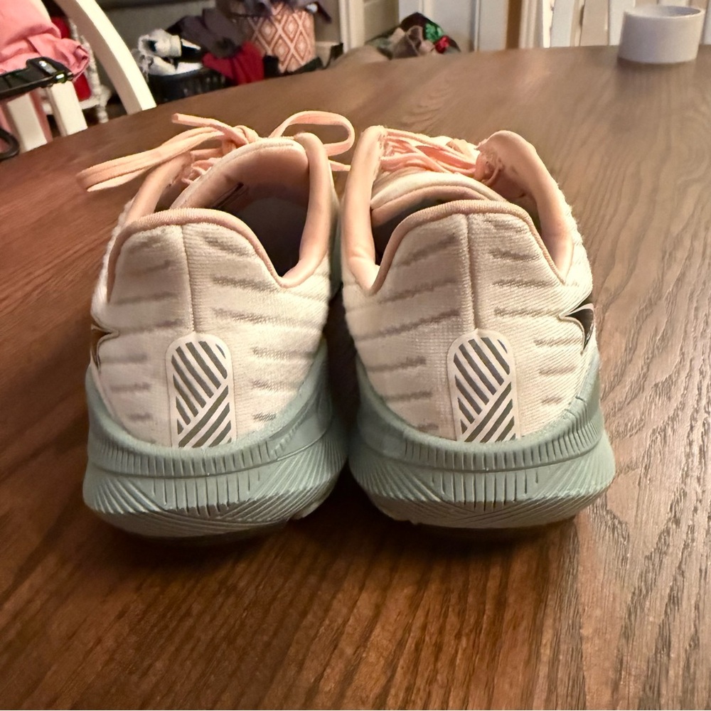 Altra FWD Experience Women's Peach and white Athletic Shoes - Picture 3 of 8